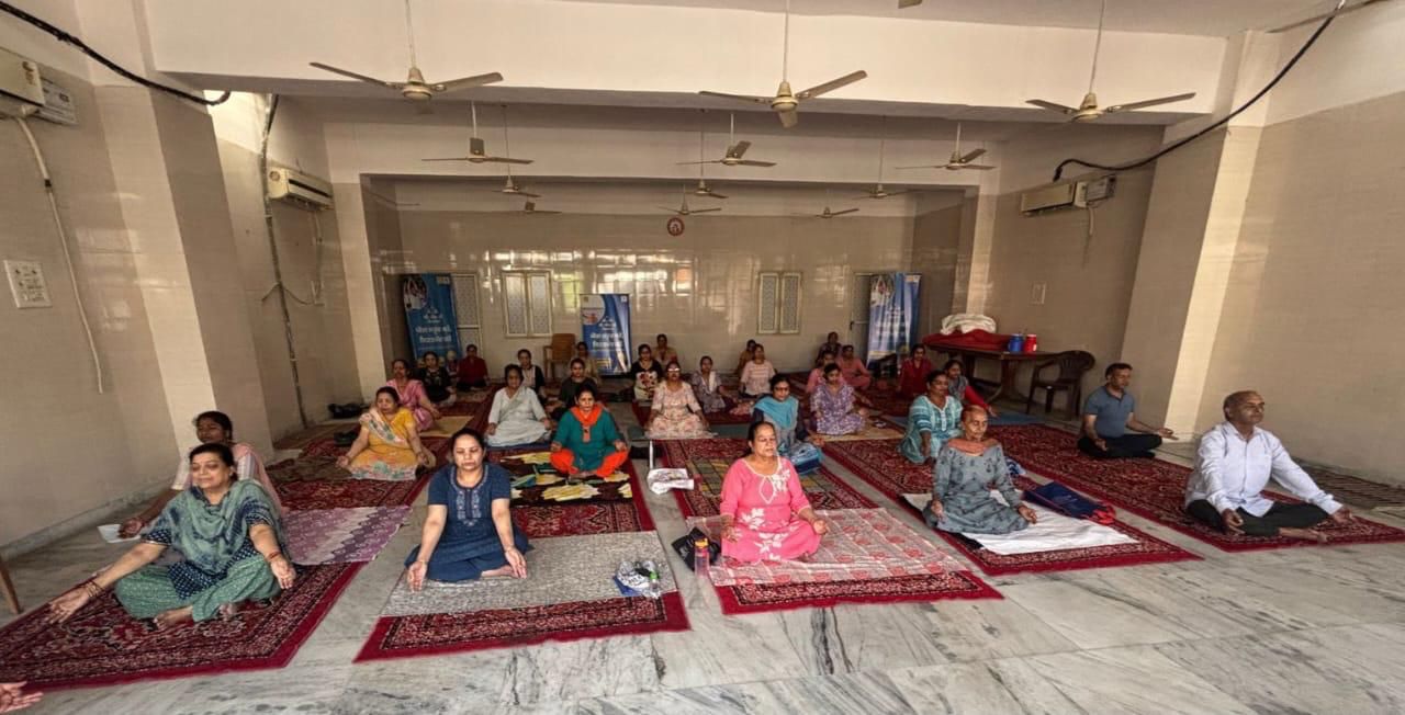 ‘CM Yoga Shala’ is making people aware about staying healthy: SDM Amit Gupta.	
